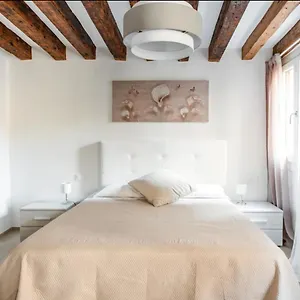 https://palazzina-san-polo-2151.hotelslidodijesolo.com