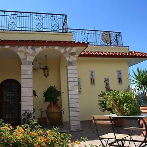 https://vacation-home-lagrumeto.hotels-amalfi.com