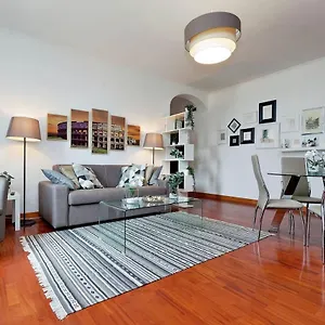 https://colosseo-sunset-apartment.it-romehotels.com